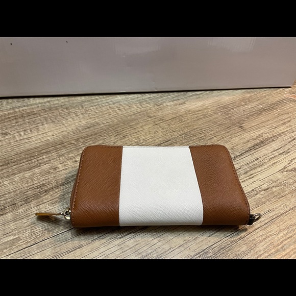Wallet - Picture 2 of 4